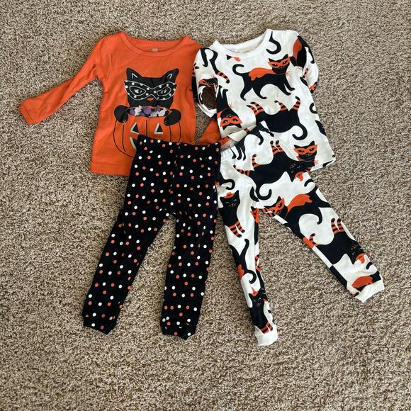 Carter's 12 Month Girls Halloween Pajamas Lot of 2 - Picture 1 of 4